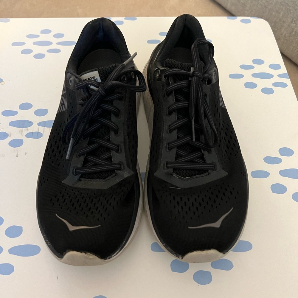 Hoka Cavu, black, size 7.5